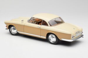 BMW 503 Béžový Revell 1:18 8832 Kov – obrázok 7 z 8