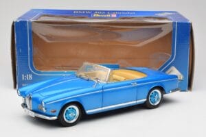 BMW 503 Cabriolet Riviera Blue Revell 1:18 08843 Kov – obrázok 9 z 9