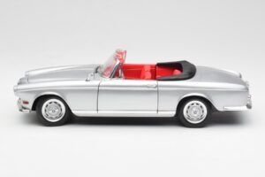 BMW 503 Strieborný Revell 1:18 18787 Kov – obrázok 4 z 8