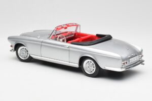 BMW 503 Strieborný Revell 1:18 18787 Kov – obrázok 7 z 8