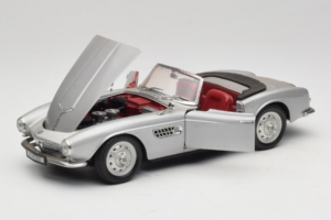 BMW 507 Kabriolet Strieborný Revell 1:18 8829 Kov – obrázok 2 z 8