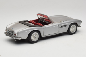 BMW 507 Kabriolet Strieborný Revell 1:18 8829 Kov – obrázok 3 z 8