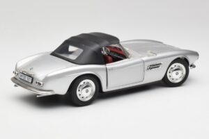 BMW 507 Strieborný Revell 1:18 9034 Kov – obrázok 3 z 8