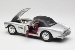 BMW 507 Strieborný Revell 1:18 9034 Kov – obrázok 5 z 8