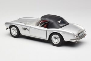 BMW 507 Strieborný Revell 1:18 9034 Kov – obrázok 7 z 8