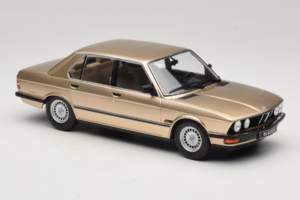 BMW 520i E28 Gold Metallic IXO 1:18 18CMC184 Kov – obrázok 4 z 6