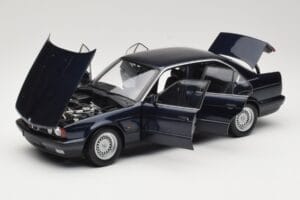 BMW 535i E34 Blue Metallic Minichamps 1:18 100024004 Kov – obrázok 2 z 8