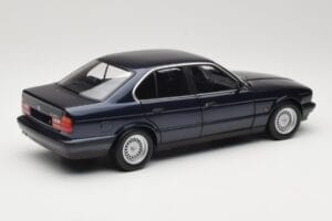 BMW 535i E34 Blue Metallic Minichamps 1:18 100024004 Kov – obrázok 3 z 8