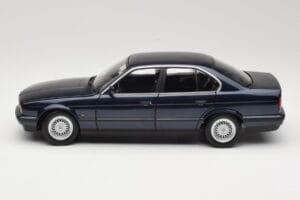 BMW 535i E34 Blue Metallic Minichamps 1:18 100024004 Kov – obrázok 4 z 8