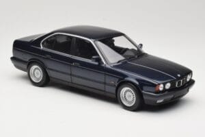 BMW 535i E34 Blue Metallic Minichamps 1:18 100024004 Kov – obrázok 6 z 8