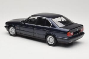 BMW 535i E34 Blue Metallic Minichamps 1:18 100024004 Kov – obrázok 7 z 8