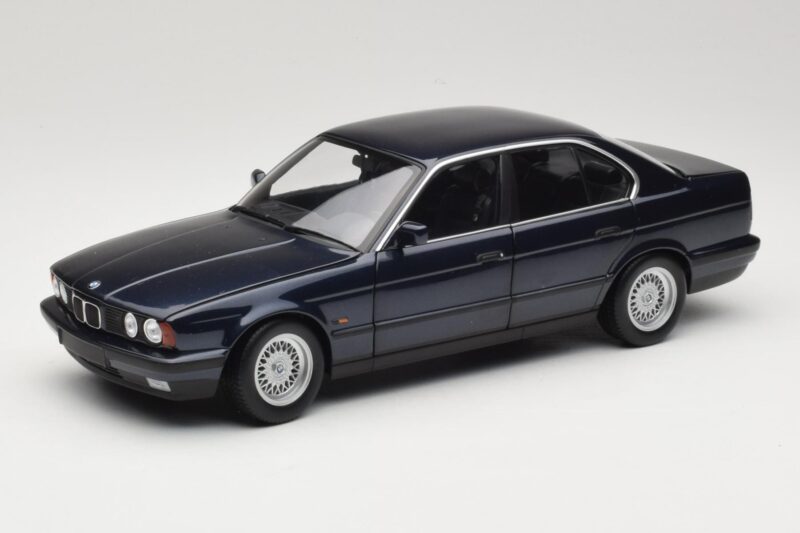 BMW 535i E34 Blue Metallic Minichamps 1:18 100024004 Kov