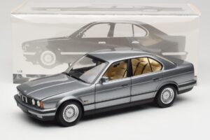 BMW 535i E34 Šedý Metallic Minichamps 1:18 100024008 Kov – obrázok 8 z 8