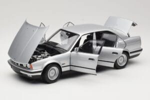 BMW 535i E34 Strieborný Minichamps 1:18 100024005 Kov – obrázok 2 z 8