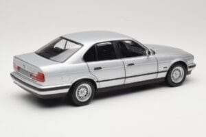 BMW 535i E34 Strieborný Minichamps 1:18 100024005 Kov – obrázok 3 z 8