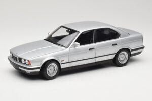 BMW 535i E34 Strieborný Minichamps 1:18 100024005 Kov