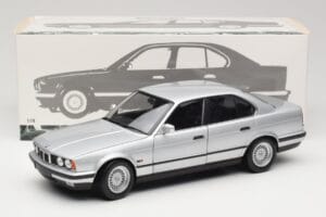BMW 535i E34 Strieborný Minichamps 1:18 100024005 Kov – obrázok 8 z 8
