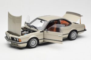BMW 635 CSi E24 Bronzit Beige Metallic AUTOart 1:18 70523 Kov – obrázok 2 z 8