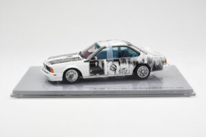 BMW 635 CSi E24 Art Car Robert Rauschenberg AUTOart 1:18 80430150924 Kov – obrázok 3 z 8