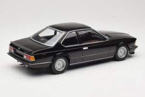 BMW 635 CSi E24 Black Metallic Minichamps 1:18 155028104 Kov – obrázok 2 z 6