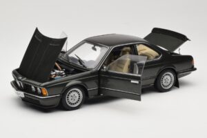 BMW 635 CSi E24 Malachit Green Metallic AUTOart 1:18 70522 Kov – obrázok 2 z 8