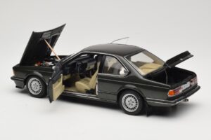 BMW 635 CSi E24 Malachit Green Metallic AUTOart 1:18 70522 Kov – obrázok 5 z 8