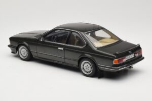 BMW 635 CSi E24 Malachit Green Metallic AUTOart 1:18 70522 Kov – obrázok 7 z 8