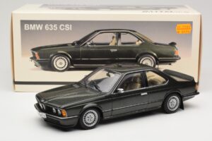 BMW 635 CSi E24 Malachit Green Metallic AUTOart 1:18 70522 Kov – obrázok 8 z 8