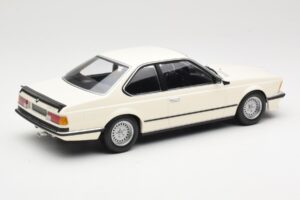 BMW 635 CSi E24 Biely Minichamps 1:18 155028102 Kov – obrázok 2 z 6