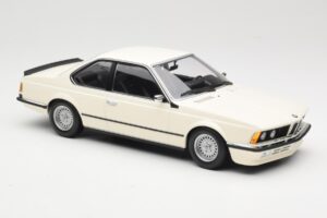 BMW 635 CSi E24 Biely Minichamps 1:18 155028102 Kov – obrázok 4 z 6
