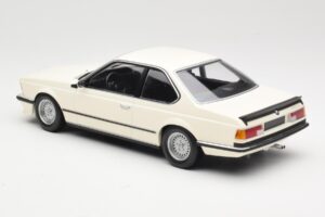 BMW 635 CSi E24 Biely Minichamps 1:18 155028102 Kov – obrázok 5 z 6