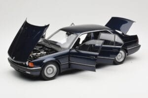 BMW 730i E32 Modrý Metallic Minichamps 1:18 100023006 Kov – obrázok 2 z 8