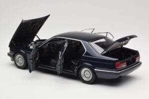 BMW 730i E32 Modrý Metallic Minichamps 1:18 100023006 Kov – obrázok 5 z 8