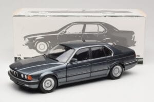 BMW 730i E32 Grey Metallic Minichamps 1:18 100023005 Kov – obrázok 8 z 8