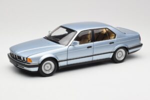 BMW 730i E32 Svetlomodrý Metallic Minichamps 1:18 100023008 Kov