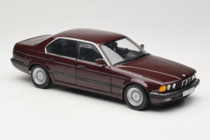 BMW 730i E32 Red Metallic Minichamps 1:18 100023001 Kov – obrázok 6 z 8
