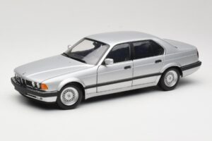 BMW 730i E32 Strieborný Minichamps 1:18 100023000 Kov