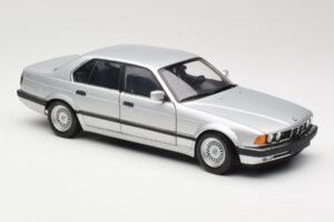 BMW 730i E32 Strieborný Minichamps 1:18 100023000 Kov – obrázok 6 z 8