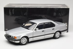 BMW 730i E32 Strieborný Minichamps 1:18 100023000 Kov – obrázok 8 z 8