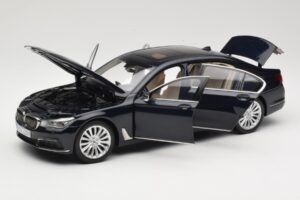 BMW 750Li F02 Imperial Blue Paragon 1:18 80432405586 Kov – obrázok 2 z 8