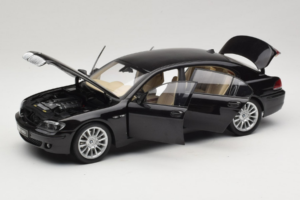 BMW 760Li E66 Individual Čierny Kyosho 1:18 08573RB Kov – obrázok 2 z 8