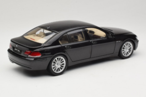 BMW 760Li E66 Individual Čierny Kyosho 1:18 08573RB Kov – obrázok 3 z 8