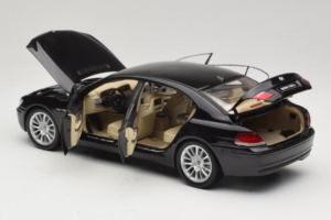 BMW 760Li E66 Individual Čierny Kyosho 1:18 08573RB Kov – obrázok 5 z 8