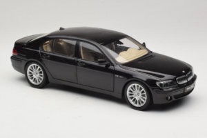 BMW 760Li E66 Individual Čierny Kyosho 1:18 08573RB Kov – obrázok 6 z 8