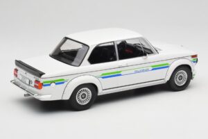 BMW Alpina 2002 E10 Turbo Biely MCG 1:18 MCG18409-R Kov – obrázok 2 z 6