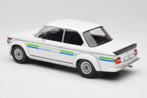 BMW Alpina 2002 E10 Turbo Biely MCG 1:18 MCG18409-R Kov – obrázok 5 z 6