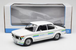 BMW Alpina 2002 E10 Turbo Biely MCG 1:18 MCG18409-R Kov – obrázok 6 z 6