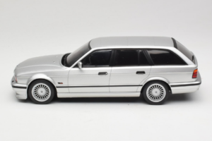 BMW Alpina B10 E34 4.6 Touring Strieborný MCG 1:18 MCG18332MCW Kov – obrázok 3 z 6