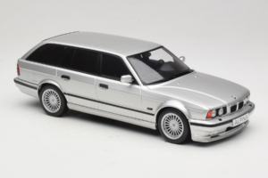 BMW Alpina B10 E34 4.6 Touring Strieborný MCG 1:18 MCG18332MCW Kov – obrázok 4 z 6