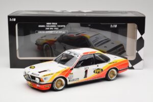 BMW 635CSi E24 BMW Italia #1 U. Grano / H. Kelleners Spa 1983 Minichamps 1:18 155832601 Kov – obrázok 6 z 6
